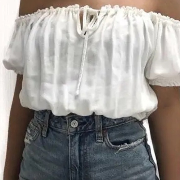 Brandy Melville White Off-Shoulder Cropped Top XS/S Made in Italy - Picture 2 of 11